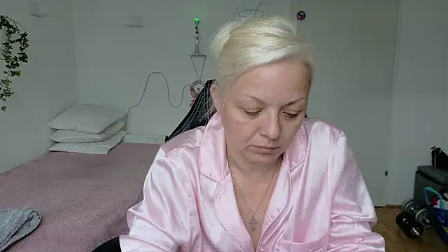 Linsy Kim online show from May 16, 10:36 am