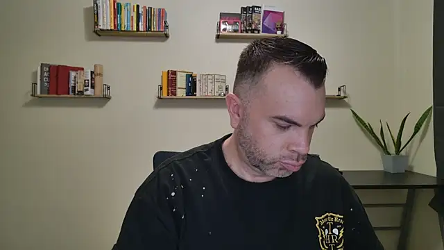 Snapshot of Ty_lerDavid chatting on February 5, 8:24 pm Ty lerDavid online show from February 5, 8:24 pm