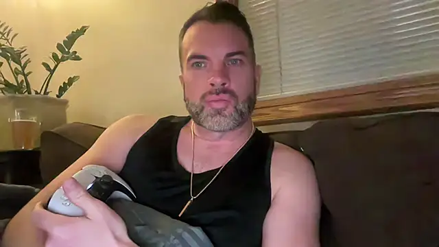 Snapshot of Ty_lerDavid chatting on February 23, 6:33 am Ty lerDavid online show from February 23, 6:33 am