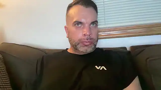 Snapshot of Ty_lerDavid chatting on March 6, 8:11 am Ty lerDavid online show from March 6, 8:11 am