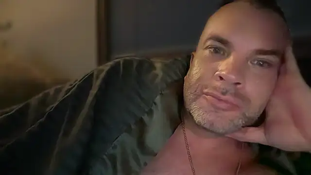 Snapshot of Ty_lerDavid chatting on April 4, 6:33 am Ty lerDavid online show from April 4, 6:33 am