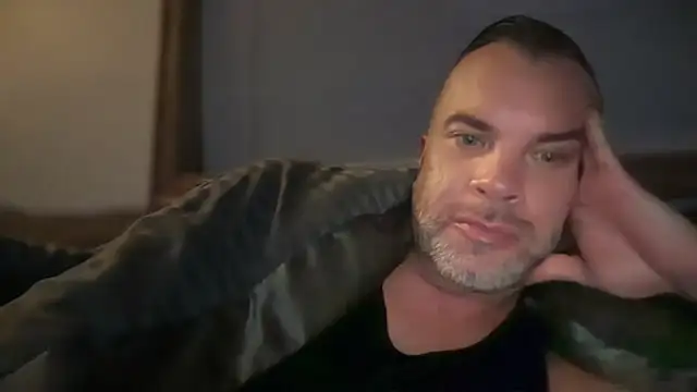 Snapshot of Ty_lerDavid chatting on April 7, 5:41 am Ty lerDavid online show from April 7, 5:41 am