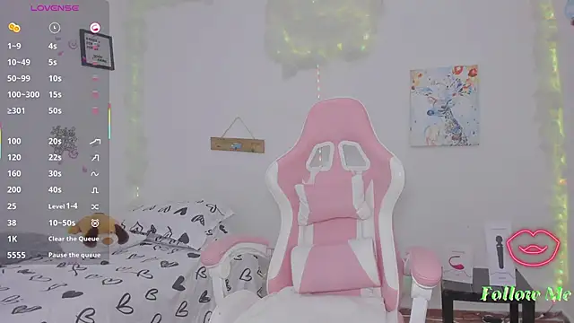 milfAaura online show from March 5, 4:19 am