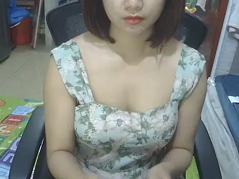 anna-sweet69 online show from March 13, 1:23 am