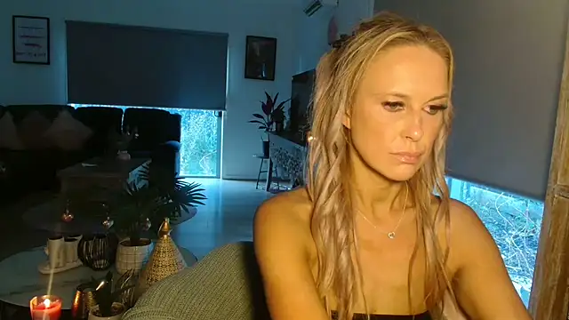 imyourgoodgirl69 online show from February 16, 8:43 am