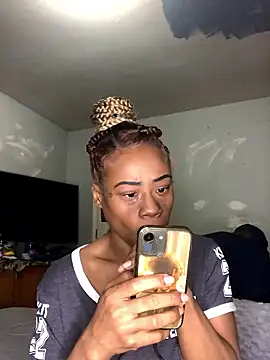 Snapshot of Tishrella6 chatting on January 13, 5:35 am Tishrella6 online show from January 13, 5:35 am