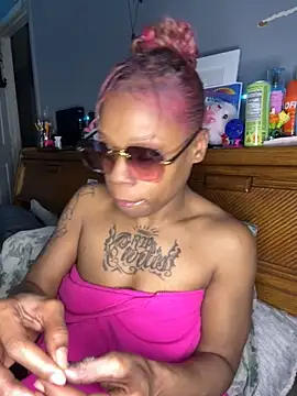 Snapshot of Tishrella6 chatting on February 4, 5:41 pm Tishrella6 online show from February 4, 5:41 pm