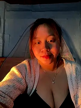 Snapshot of maianhcute chatting on January 9, 12:24 am maianhcute online show from January 9, 12:24 am