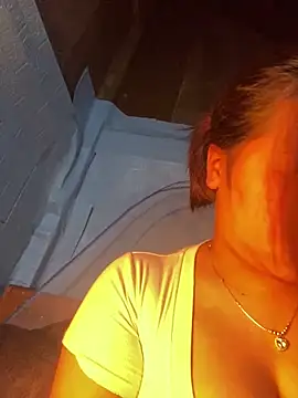 Snapshot of maianhcute chatting on February 6, 11:52 pm maianhcute online show from February 6, 11:52 pm