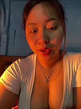 Snapshot of maianhcute chatting on February 12, 1:11 am maianhcute online show from February 12, 1:11 am