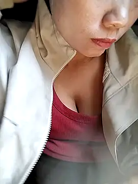 venu00 online show from November 27, 4:25 am