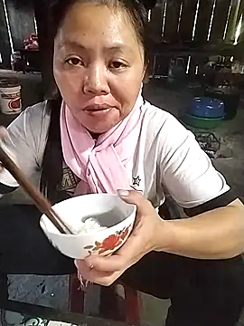 venu00 online show from December 1, 3:00 am