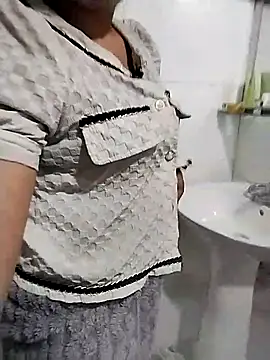 venu00 online show from March 7, 2:36 pm