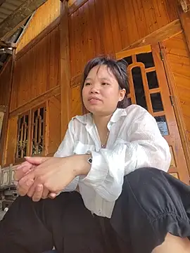 Ngoc-bbi online show from May 5, 10:56 am