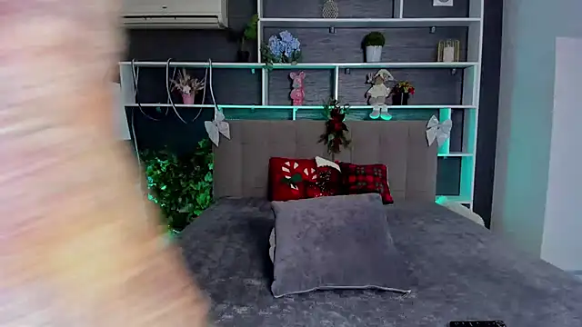 SabrinaSharm online show from December 18, 1:06 pm