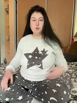 DazzzlingDame online show from October 1, 6:30 am