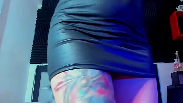 Snapshot of Akalidemon chatting on December 3, 4:53 am Akalidemon online show from December 3, 4:53 am