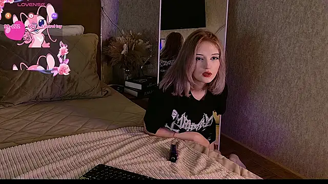 EsmeMayhem online show from September 19, 5:09 am