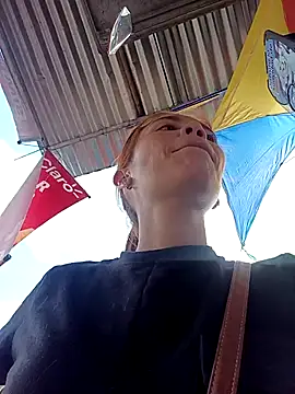 dulcelatin21 online show from October 1, 7:09 pm