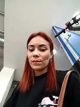 dulcelatin21 online show from October 9, 7:45 pm