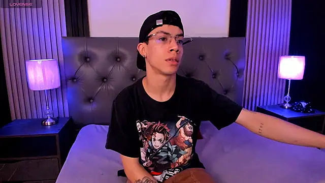 aaronjames1 online show from February 12, 2:45 pm