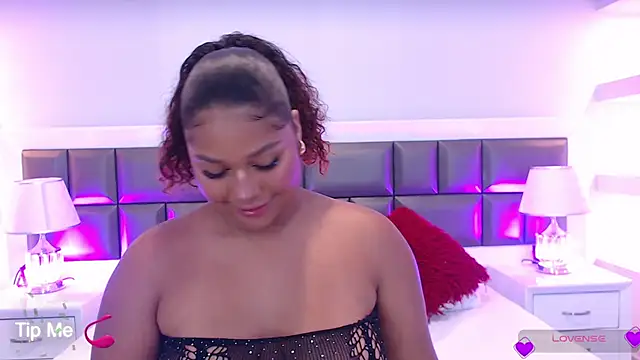 Snapshot of LennaEvans chatting on September 27, 1:05 pm LennaEvans online show from September 27, 1:05 pm