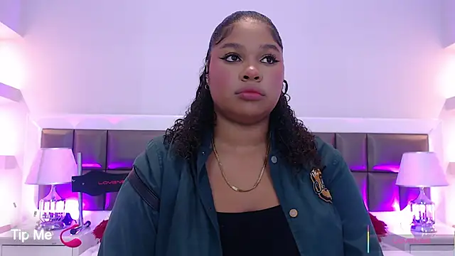 Snapshot of LennaEvans chatting on October 23, 11:31 am LennaEvans online show from October 23, 11:31 am