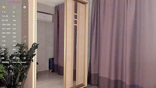 SaraShine  online show from September 29, 8:02 pm