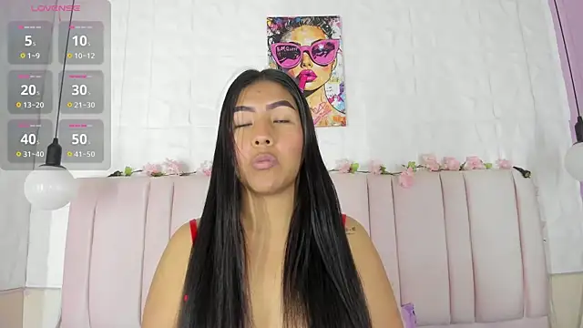 Snapshot of luna_maisonn chatting on July 9, 1:15 pm luna maisonn online show from July 9, 1:15 pm
