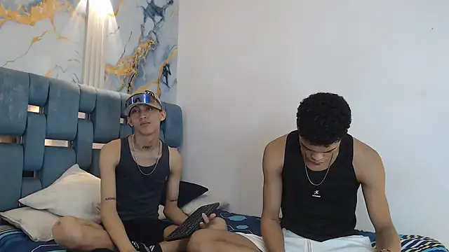 PRETTY FEM online show from February 8, 7:39 pm