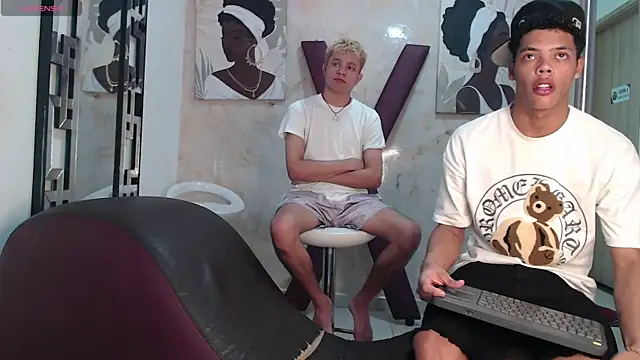 PRETTY FEM online show from July 28, 1:56 am