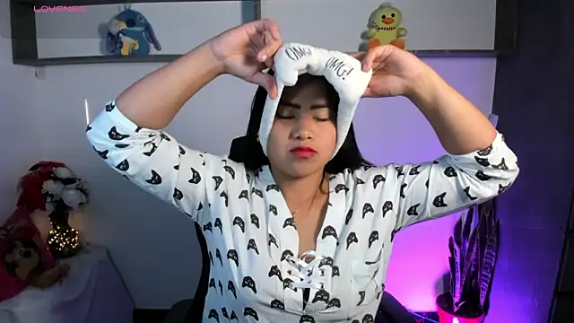 Victoria b  online show from February 6, 10:24 pm