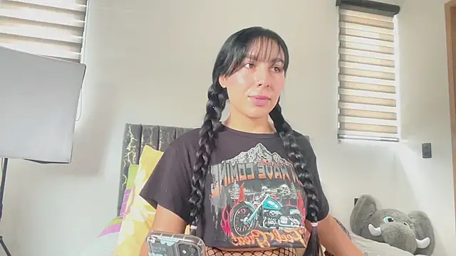 greciadom555 online show from October 2, 4:25 pm