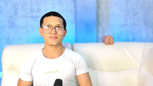 Snapshot of Manuel_FPG chatting on October 6, 8:28 pm Manuel FPG online show from October 6, 8:28 pm