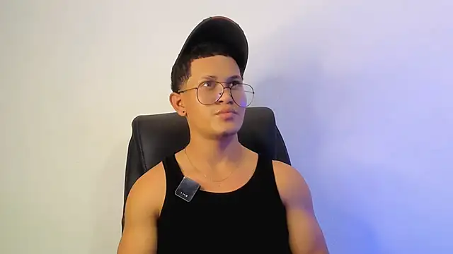 Snapshot of Manuel_FPG chatting on October 8, 7:55 pm Manuel FPG online show from October 8, 7:55 pm