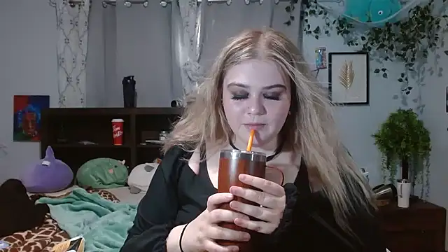 Snapshot of Emmy_Fleur chatting on September 16, 12:55 am Emmy Fleur online show from September 16, 12:55 am