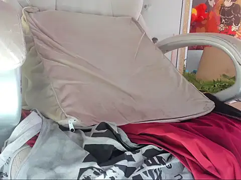 mila dash online show from September 25, 12:31 pm