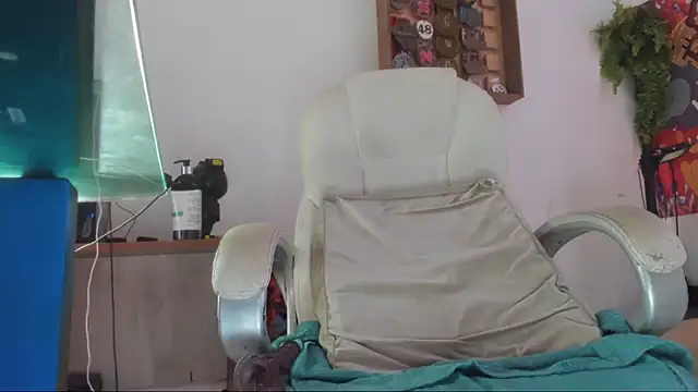 mila dash online show from October 15, 1:22 pm