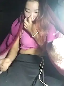 lylylove online show from March 8, 12:52 am