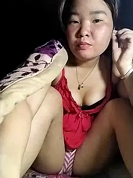lylylove online show from May 2, 1:10 am