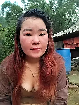 lylylove online show from May 6, 11:21 pm