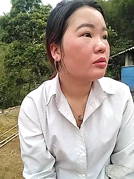 lylylove online show from May 12, 11:24 pm