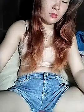Snapshot of lylylove chatting on May 30, 11:35 pm lylylove online show from May 30, 11:35 pm