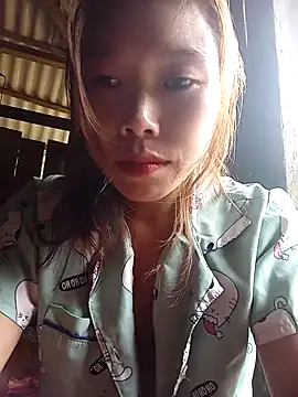 Snapshot of Ngocmi909 chatting on November 9, 6:01 am Ngocmi909 online show from November 9, 6:01 am