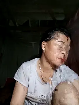 Snapshot of Sa2mh20 chatting on October 15, 10:37 am Sa2mh20 online show from October 15, 10:37 am