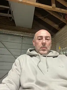 Snapshot of Richmcgee chatting on February 27, 8:20 pm Richmcgee online show from February 27, 8:20 pm