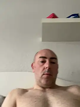 Snapshot of Richmcgee chatting on March 29, 8:36 am Richmcgee online show from March 29, 8:36 am