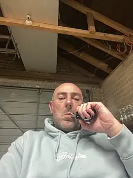 Snapshot of Richmcgee chatting on March 30, 7:48 pm Richmcgee online show from March 30, 7:48 pm