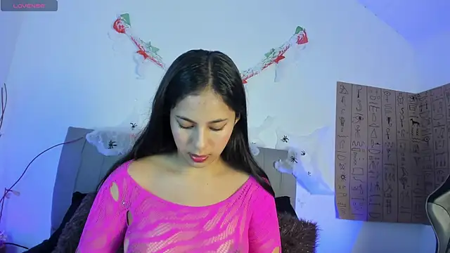 Snapshot of SoffiRousee chatting on October 29, 11:56 am SoffiRousee online show from October 29, 11:56 am