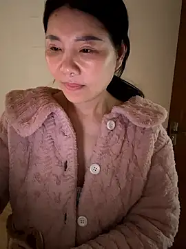 xiiuuff18 online show from March 21, 12:26 am